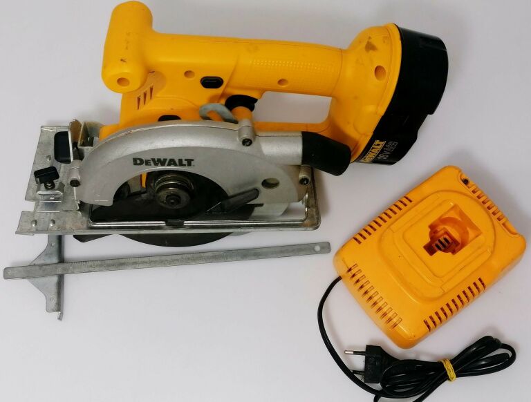 DEWALT DW936