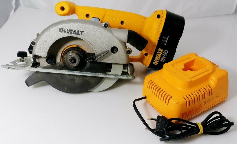 DEWALT DW936