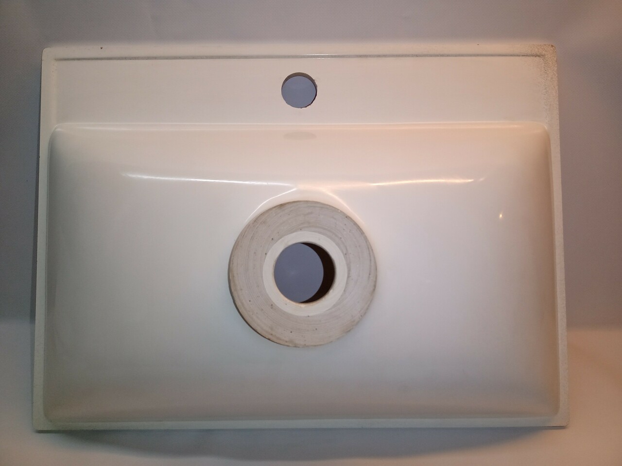 umywalka-lazienkowa-50x37-sposob-montazu-nablatowa