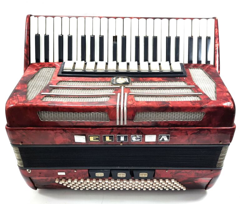 akordeon-delicia-carmen-czerwony-120-basow-stan-uzywany