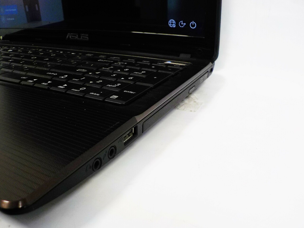 laptop-asus-x53u-seria-procesora-amd-c