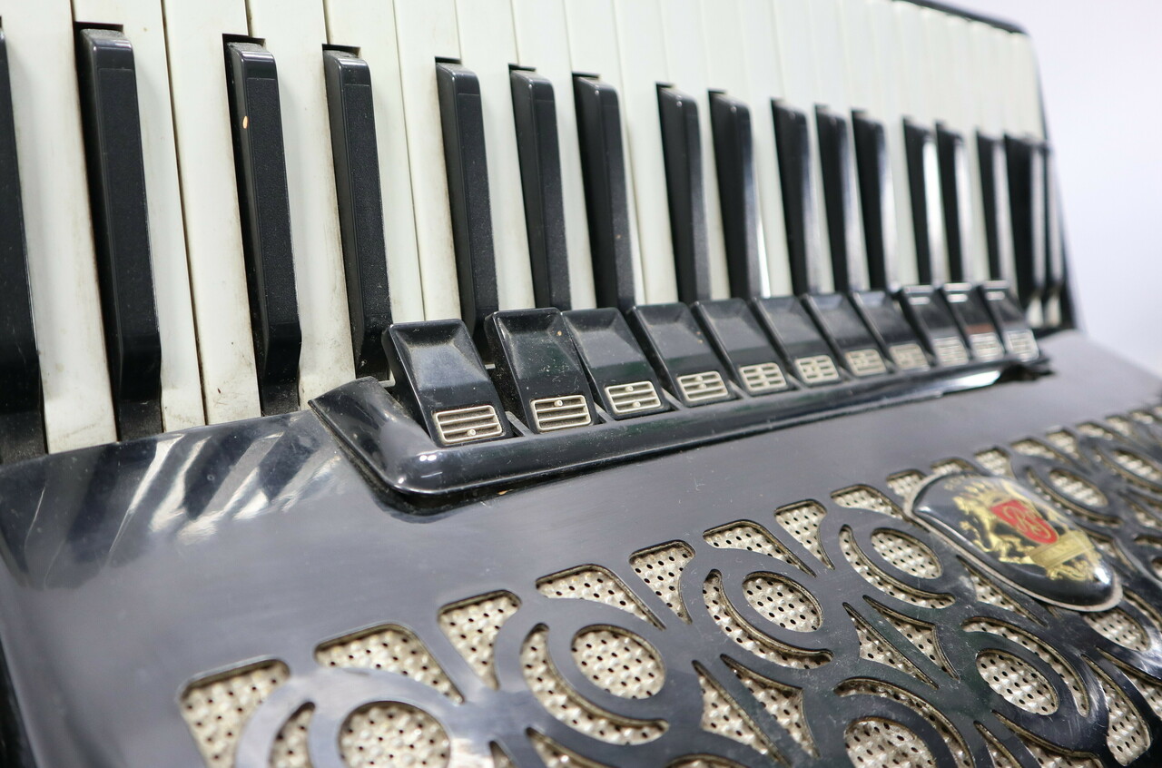 akordeon-royal-standard-montana-120-basow-204769-kod-producenta-204769