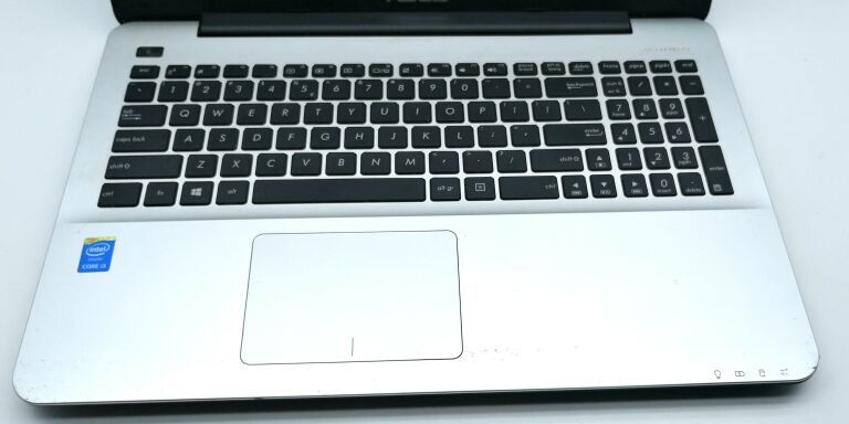 LAPTOP ASUS R556L