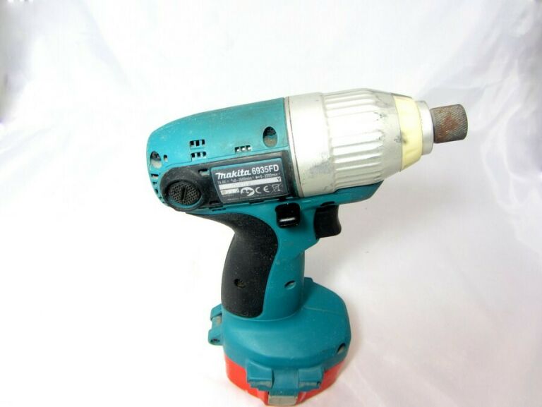 MAKITA 6935FD - BATERIA - ŁADOWARKA