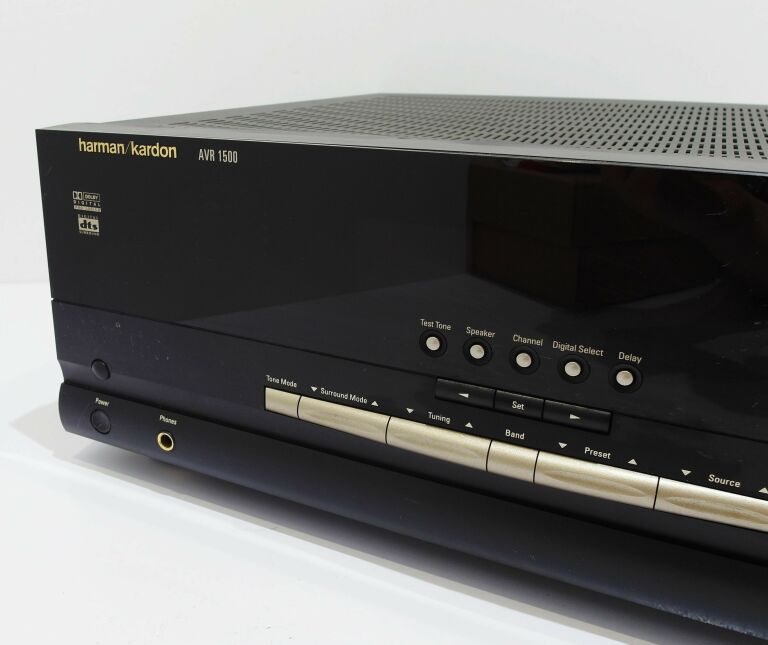 AMPLITUNER HARMAN/KARDON AVR1500 AMPLITUNER