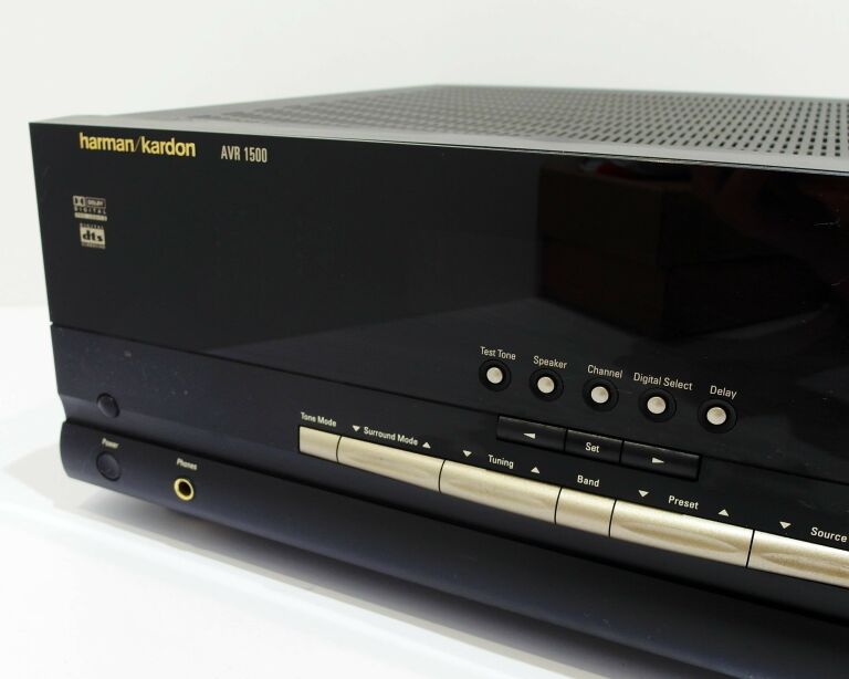 AMPLITUNER HARMAN/KARDON AVR1500 AMPLITUNER