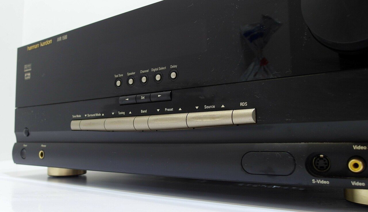 amplituner-harmankardon-avr1500-amplituner-marka-harman-kardon