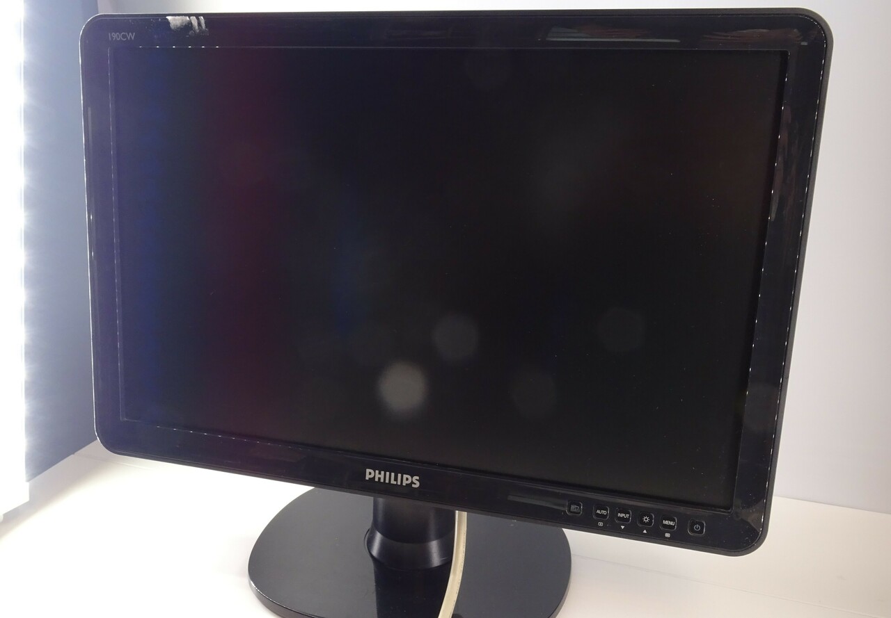 monitor-panoramiczny-lcd-philips-190cw8fb00-wojanowska-13-wroclaw