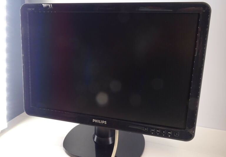 monitor-panoramiczny-lcd-philips-190cw8fb00-wojanowska-13-wroclaw