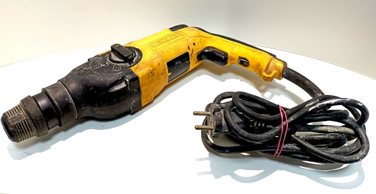 MŁOTOWIERTARKA DEWALT D25113-QS 800W