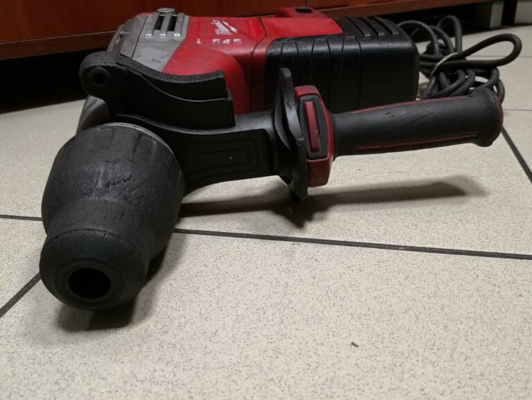 MŁOT UDAROWO-OBROTOWY MILWAUKEE KANGO 545 S OPIS!