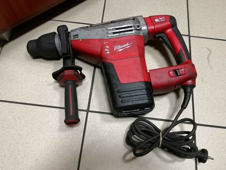MŁOT UDAROWO-OBROTOWY MILWAUKEE KANGO 545 S OPIS!