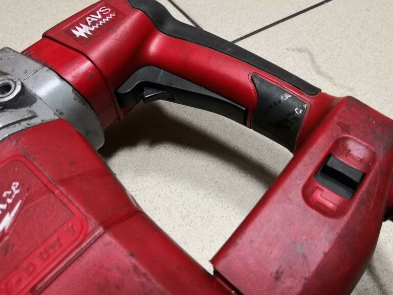 MŁOT UDAROWO-OBROTOWY MILWAUKEE KANGO 545 S OPIS!