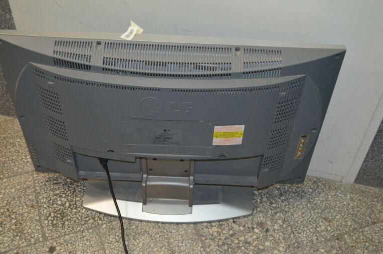 TV LCD LG 27 CALI RZ-27LZ55