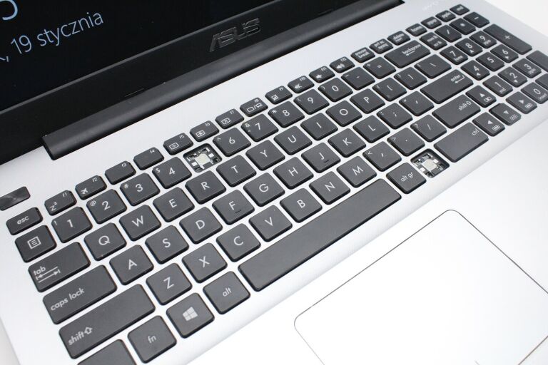 laptop-asus-555lj-x0352h-i31tb6gbgf920m-rozdzielczosc-px-1920-x-1080