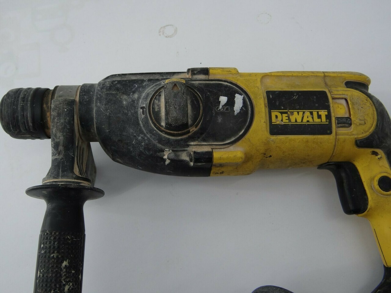 mlotowiertarka-dewalt-d25013-qs-funkcyjnosc-3-funkcyjny-wiercenie-z-i-bez-udaru-podkuwanie