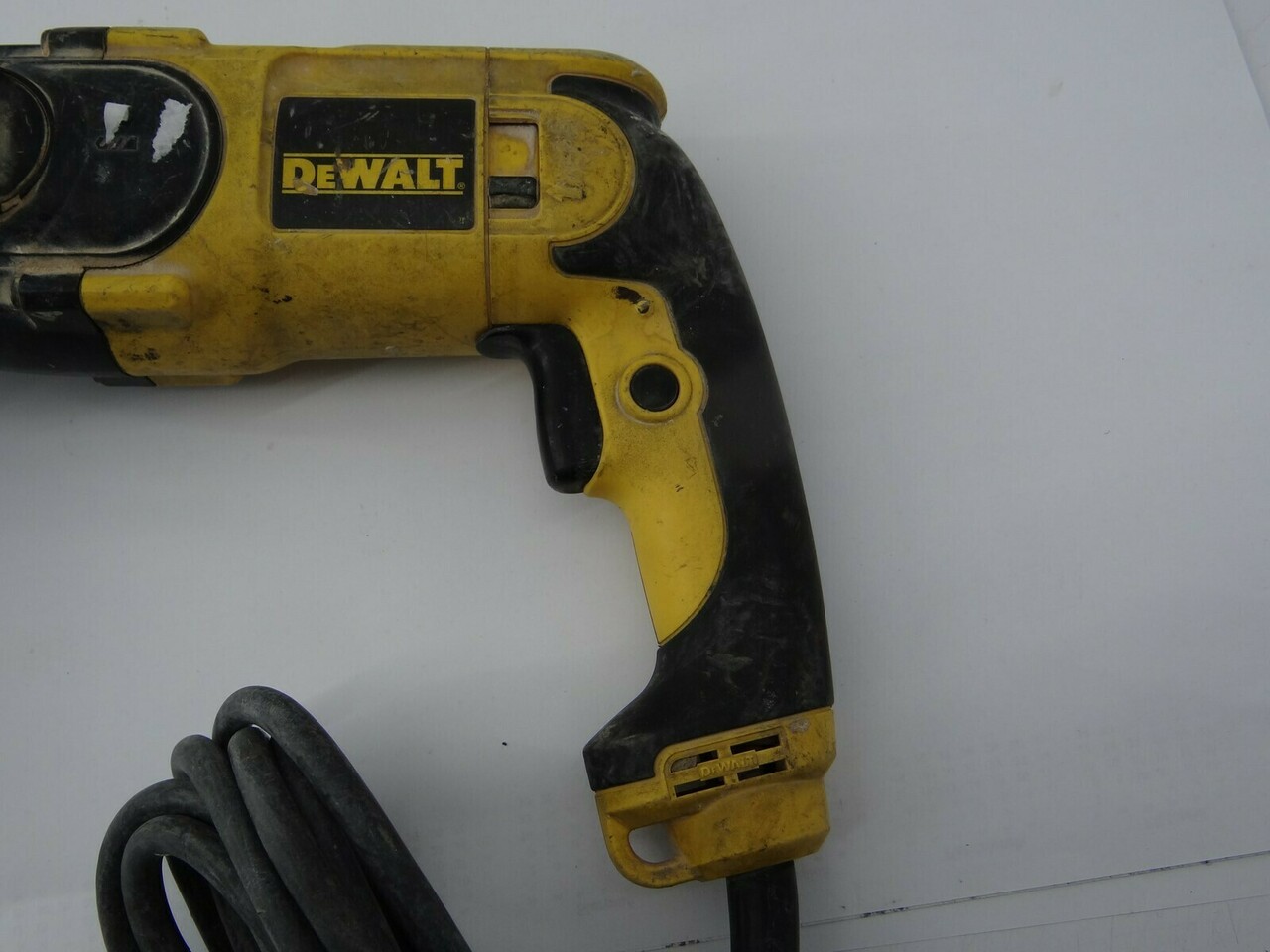 mlotowiertarka-dewalt-d25013-qs-marka-dewalt
