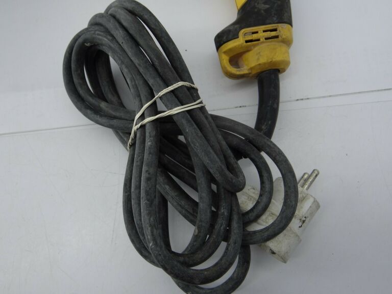 MŁOTOWIERTARKA DEWALT D25013-QS