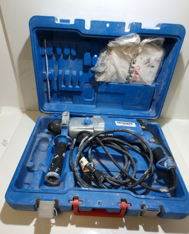 MŁOTOWIERTARKA GRAPHITE PRO SDS-PLUS 900W 3,2J
