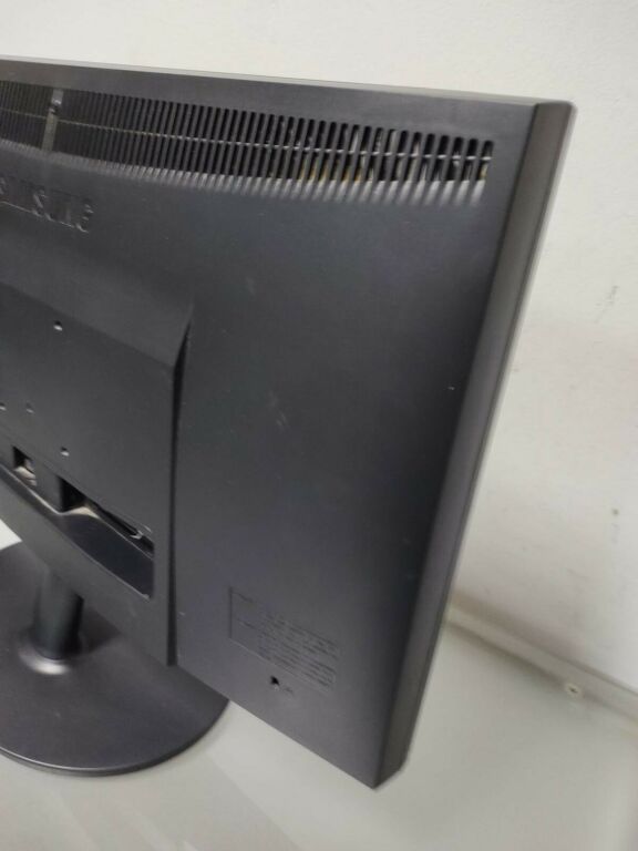 MONITOR LG FLATRON W2252TQ LCD + OKABLOWANIE