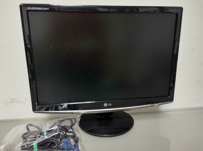 MONITOR LG FLATRON W2252TQ LCD + OKABLOWANIE