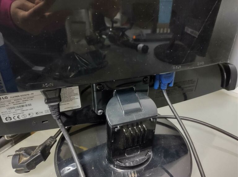 MONITOR LG FLATRON W2252TQ LCD + OKABLOWANIE