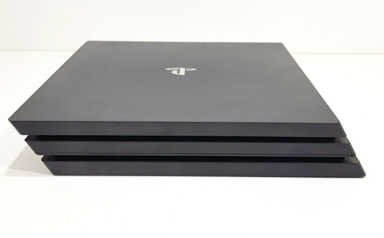 KONSOLA PS4 PRO 1TB