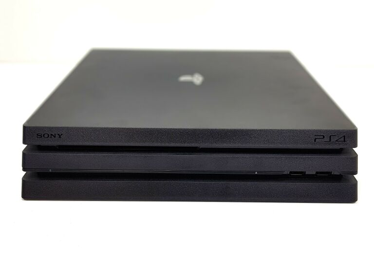 KONSOLA PS4 PRO 1TB