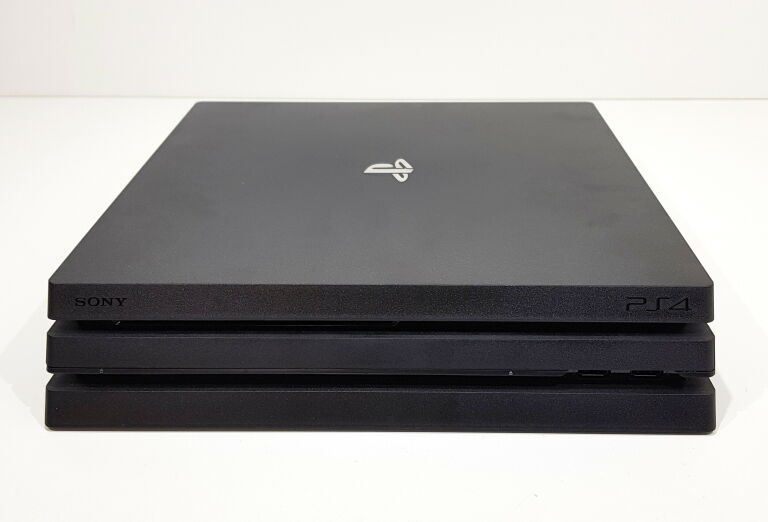 KONSOLA PS4 PRO 1TB