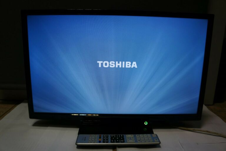 TELEWIZOR TOSHIBA 24W1733DG 24" PILOT