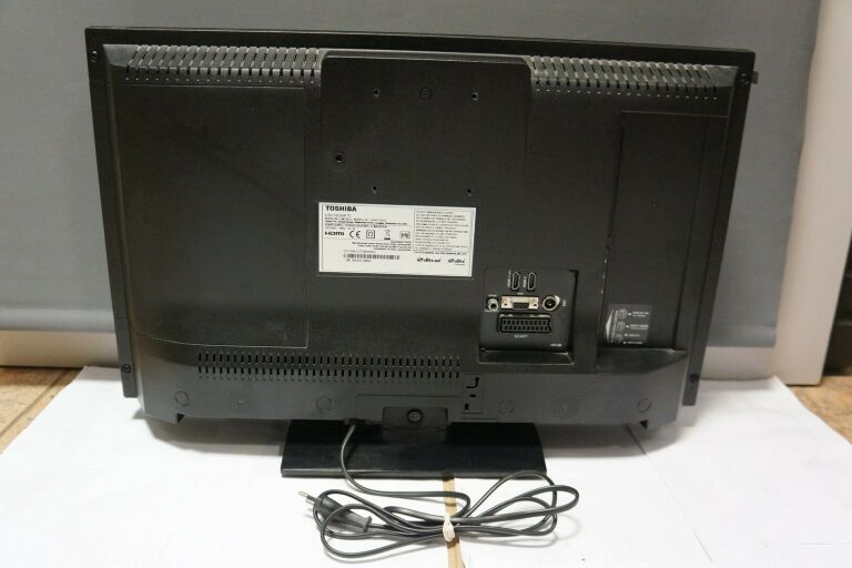 TELEWIZOR TOSHIBA 24W1733DG 24" PILOT