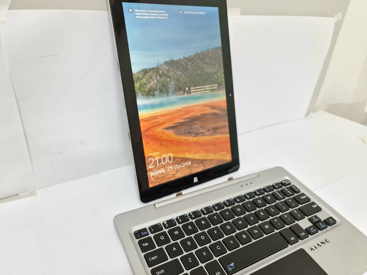 kiano-intelect-x3-tablet-z-klawiatura-i-windows-1-komunikacja-bluetooth