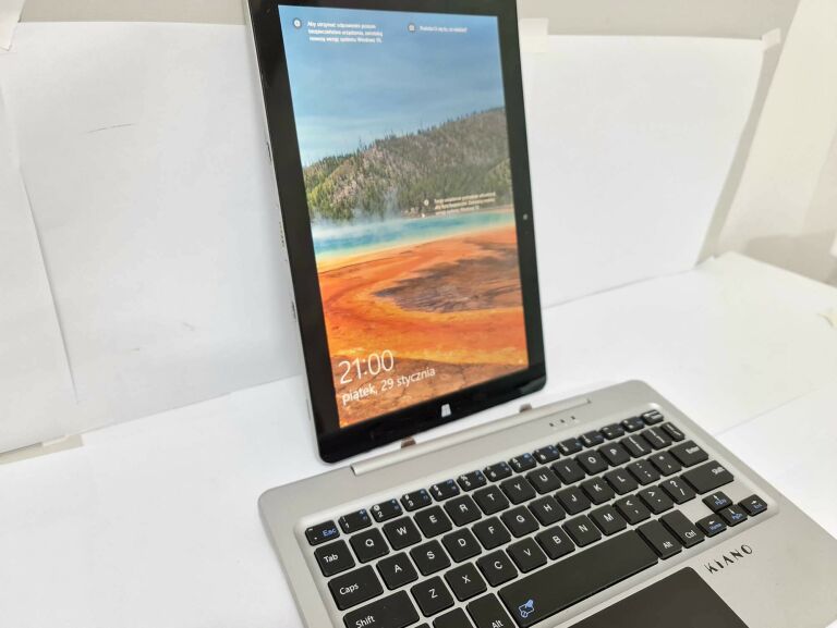 kiano-intelect-x3-tablet-z-klawiatura-i-windows-1-komunikacja-bluetooth