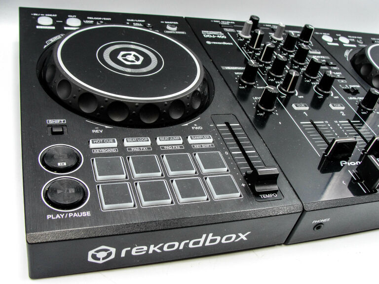 DDJ-400 - 2-KANAŁOWY KONTROLER DJ-SKI - PIONEER D