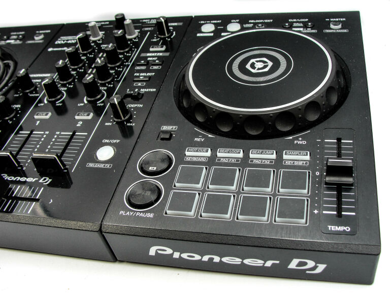 DDJ-400 - 2-KANAŁOWY KONTROLER DJ-SKI - PIONEER D