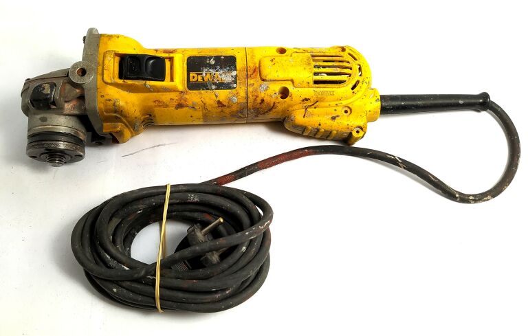 SZLIFIERKA DEWALT D28134