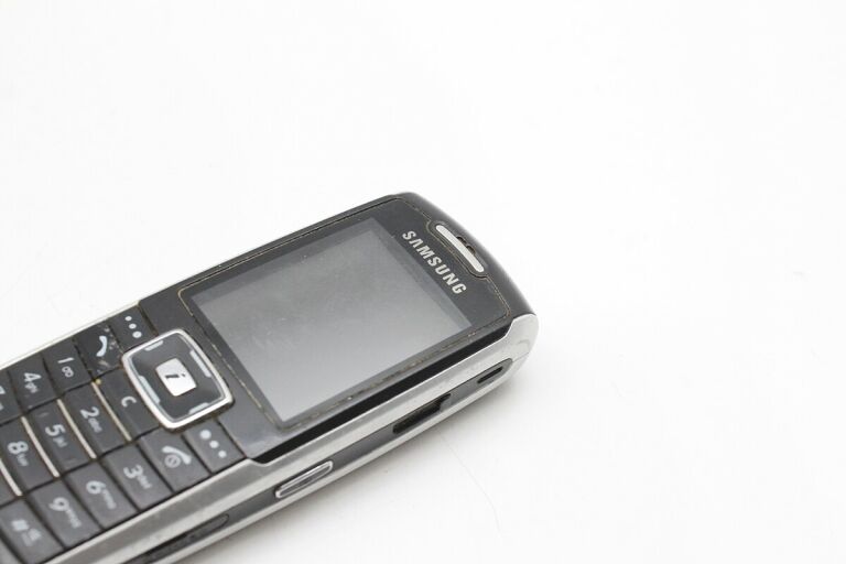 TELEFON SAMSUNG SGH-X700
