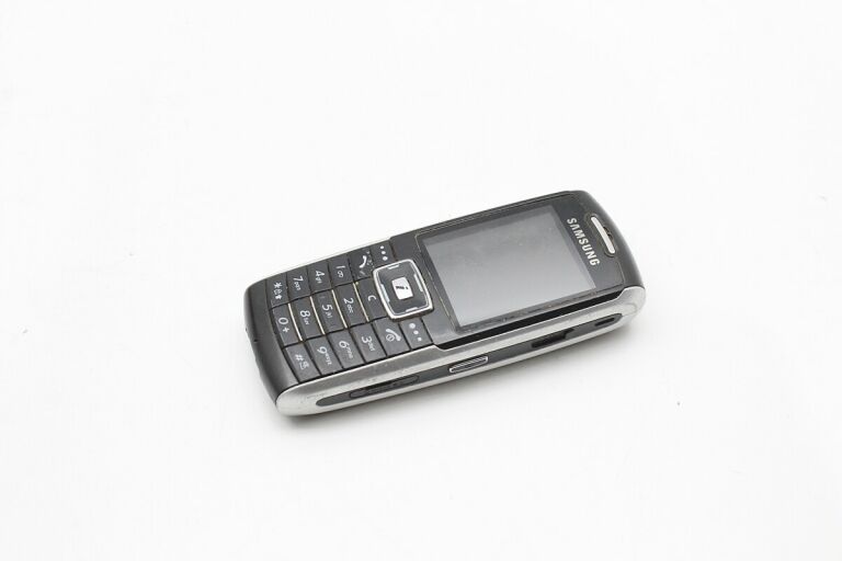 TELEFON SAMSUNG SGH-X700