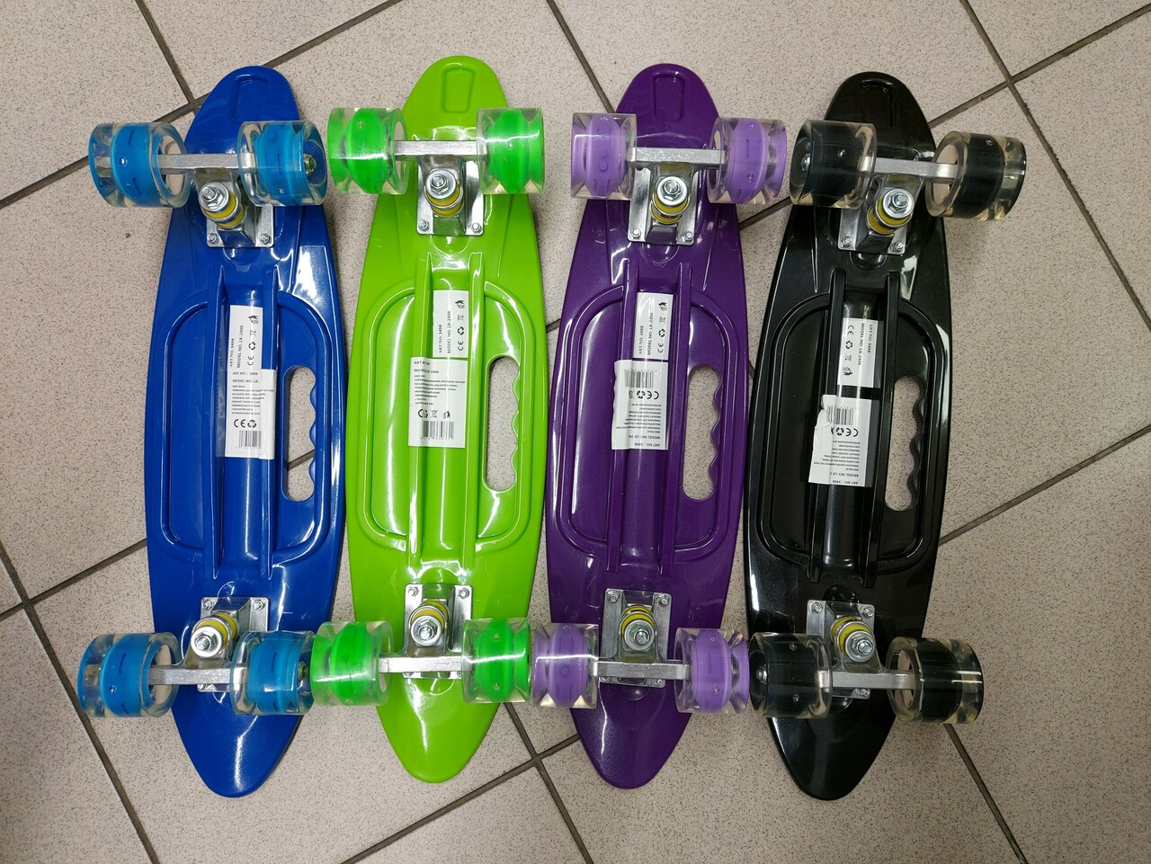 deskorolka-plastikowa-fiszka-okazja-kolor-wielokolorowy