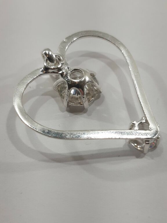 niezwykla-srebrna-zawieszka-serce-569g-925-kamien-17088-524288