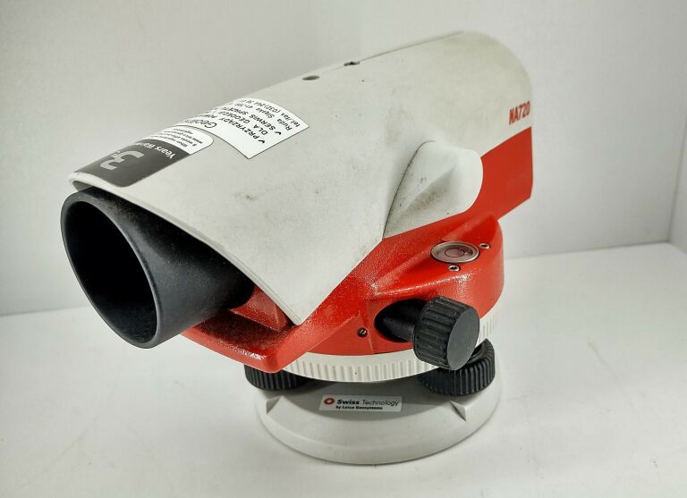 NIWELATOR LEICA NA720
