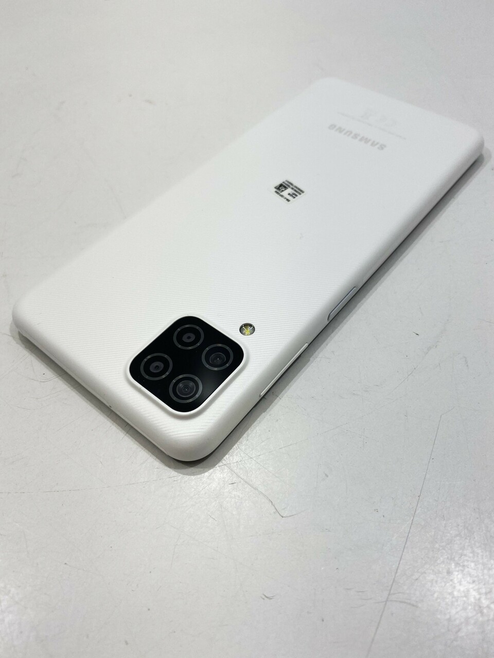 telefon-samsung-galaxy-a12-kolor-bialy