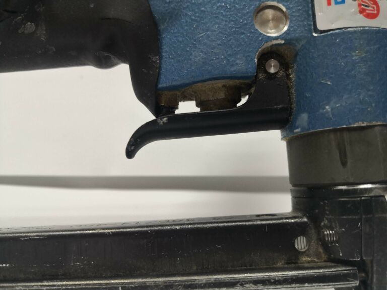 PISTOLET ZSZYWACZ TAPICERSKI BEA 380/14-450