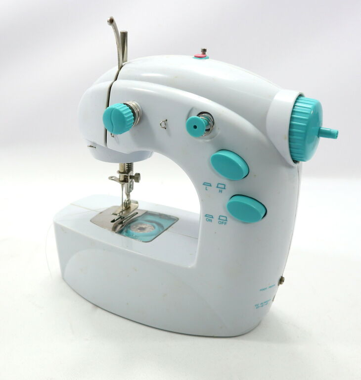 MAŁA MASZYNA DO SZYCIA EASY STITCH - OPIS