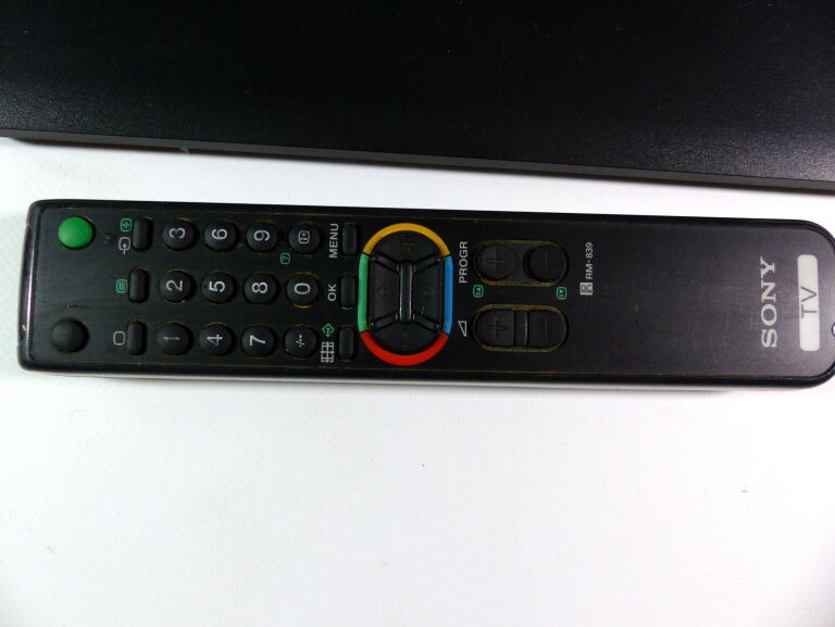 TELEWIZOR SONY KDL-20G3000 + PILOT