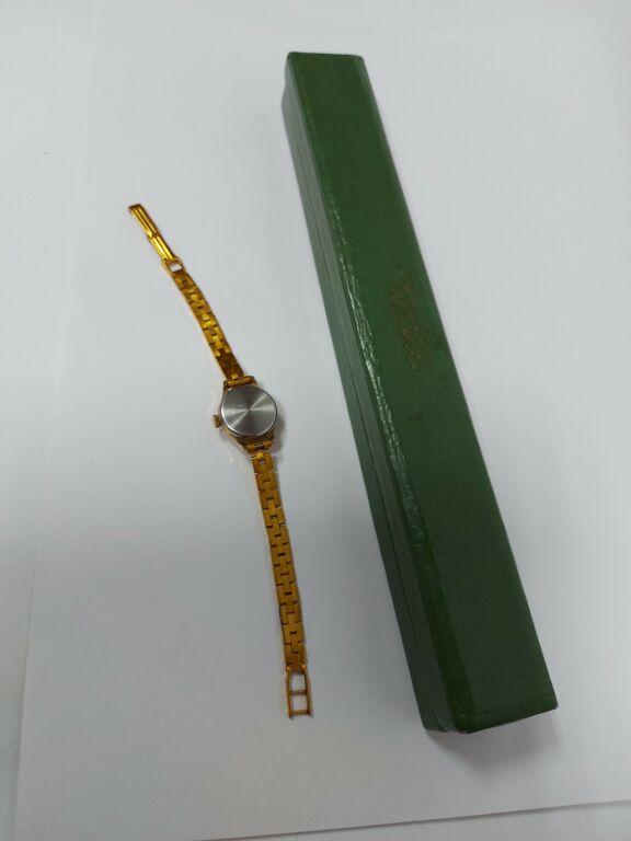 zegarek-yanka-17-kamhen-damski-marka-fossil