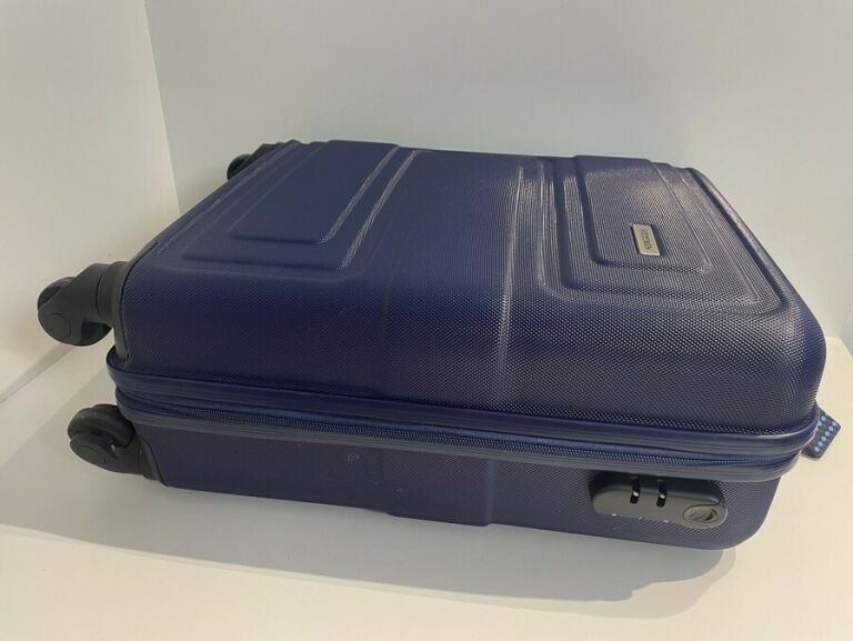 walizka-witchen-srednia-polecamy-stan-uzywany