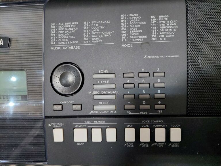 KEYBOARD YAMAHA E423