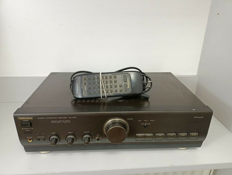 WZMACNIACZ TECHNICS SU-A700MK3