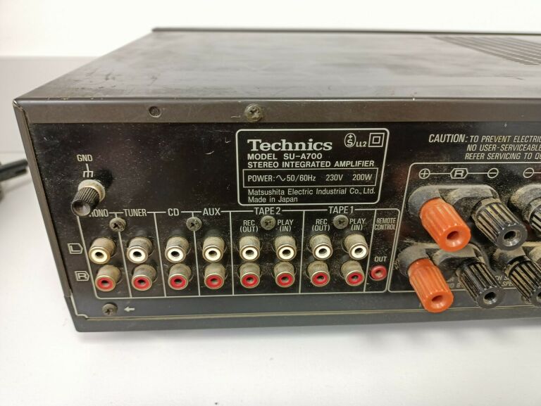 WZMACNIACZ TECHNICS SU-A700MK3